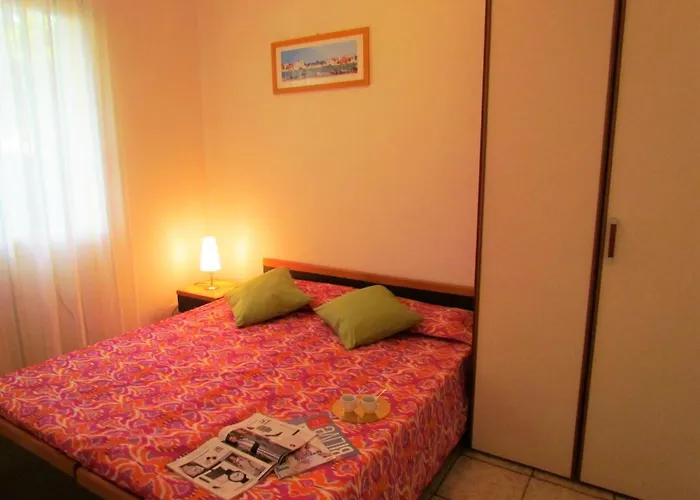 Intimate With Private Garden * Μπιμπιόνε